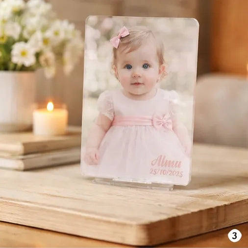 Detalle personalizado en metacrilato con foto para bautizos, comuniones y bodas