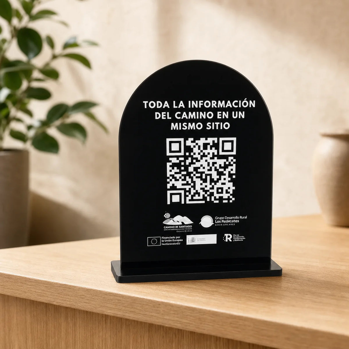 Expositor QR personalizado para recepción o mostrador