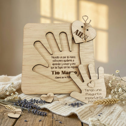 Regalo personalizado para pedir padrino o madrina en madera con forma de mano
